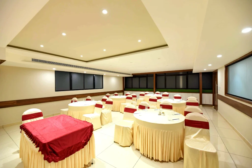 hotels near mantri square mall bangalore